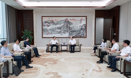 長興縣委副書記、縣長朱偉蒞臨桐昆調研