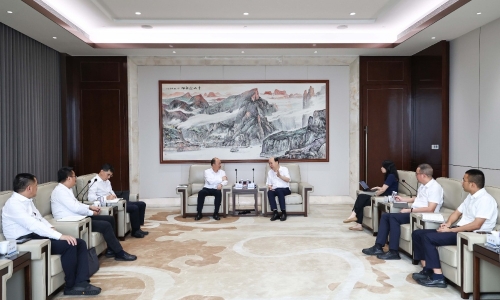 中國化學(xué)黨委書記、董事長(zhǎng)莫鼎革一行蒞臨桐昆調(diào)研