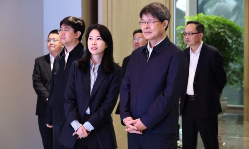 工業(yè)和信息化部副部長(zhǎng)張?jiān)泼魃W臨桐昆調(diào)研